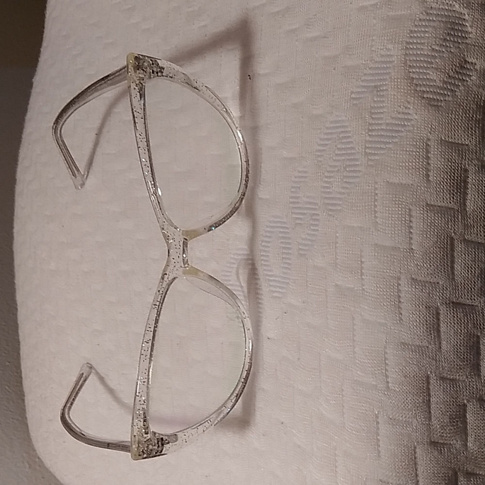 Women's Fashion Glasses - Picture 2 of 6